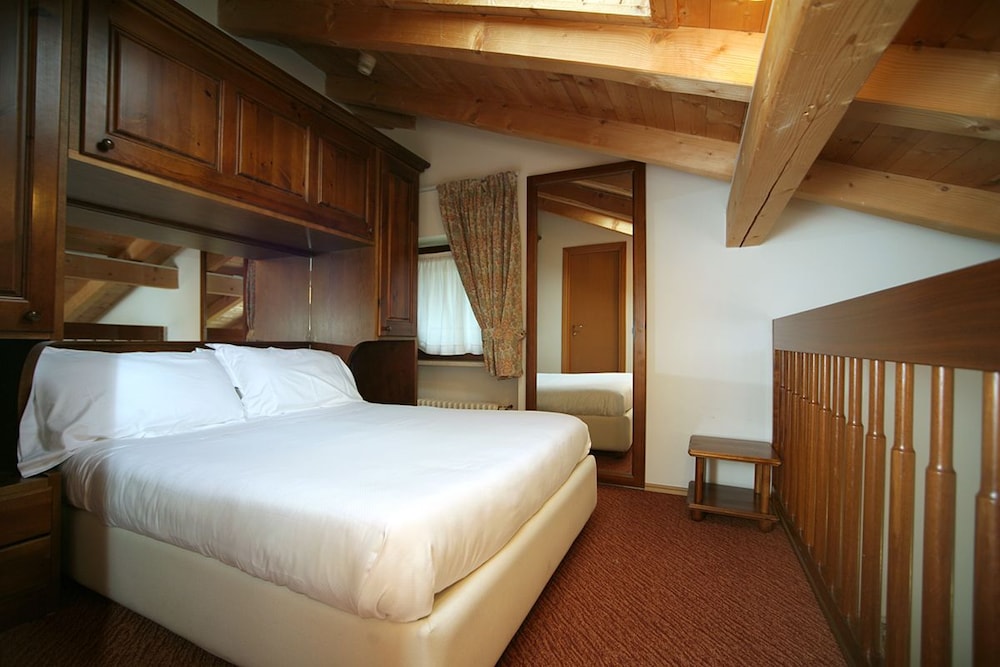 Hotel Miramonti Corvara 16/48