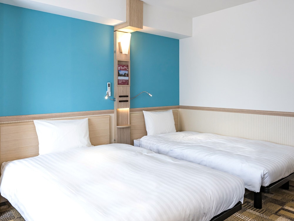 DELUXE, TWIN BEDS, SMOKING