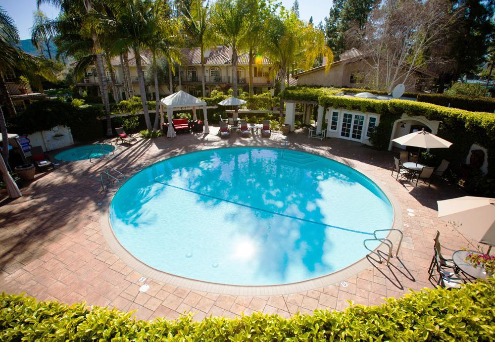 THE WESTLAKE VILLAGE INN 32/36