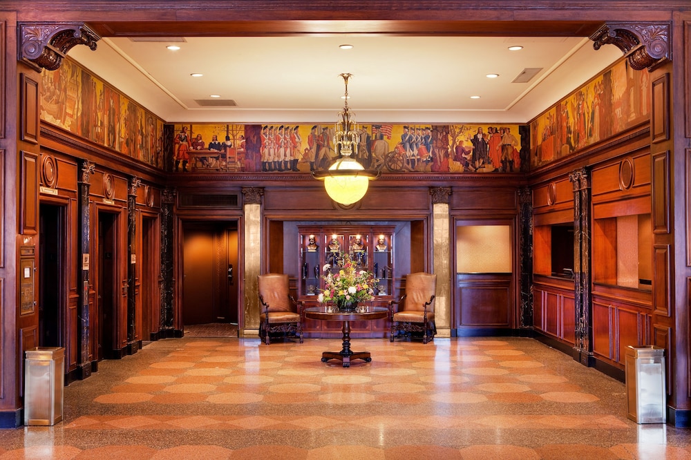 Hotel Roanoke Conference Ctr Curio Collection By Hilton 5/58