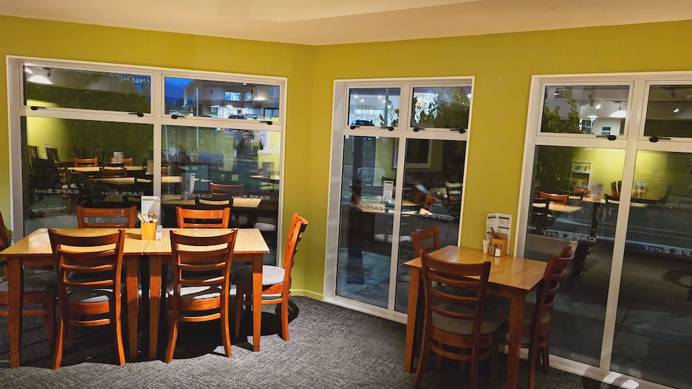 Carramar Motor Inn 49/64