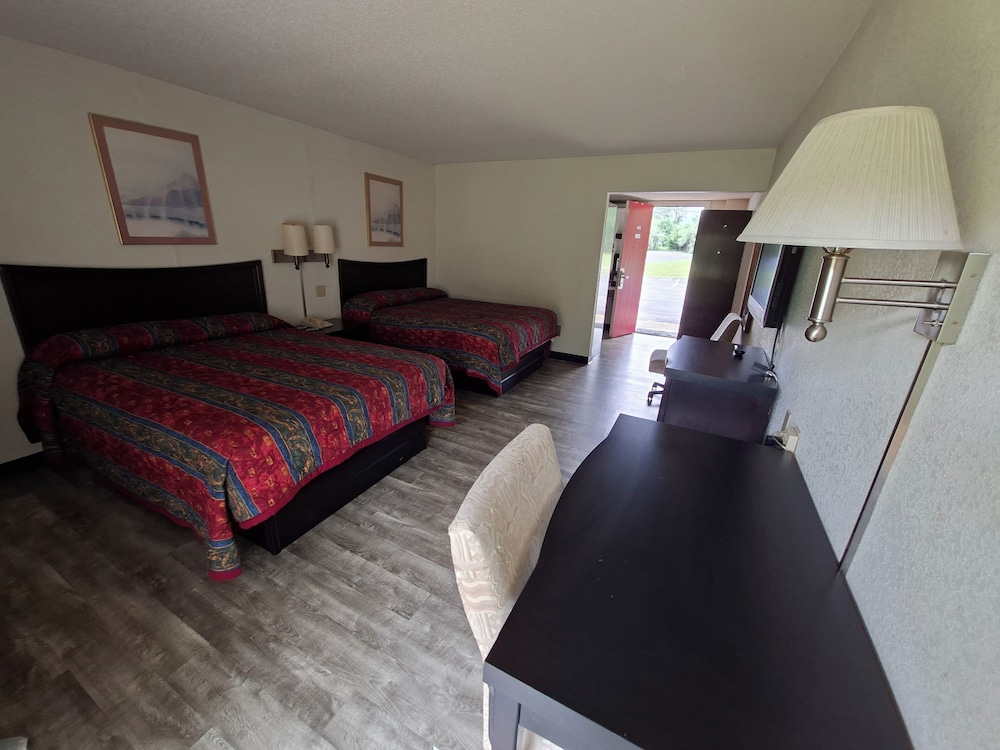Hometown Inn Staunton VA near Hwy 11 24/50