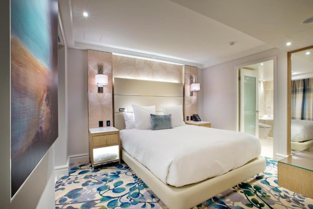 SUITE, KING BED, TERRACE