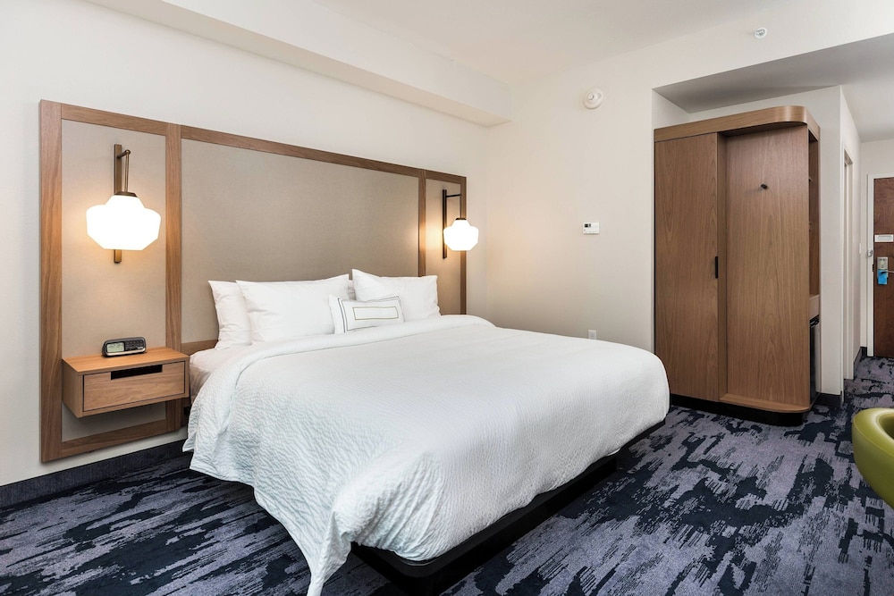 ROOM, KING BED, ACCESSIBLE