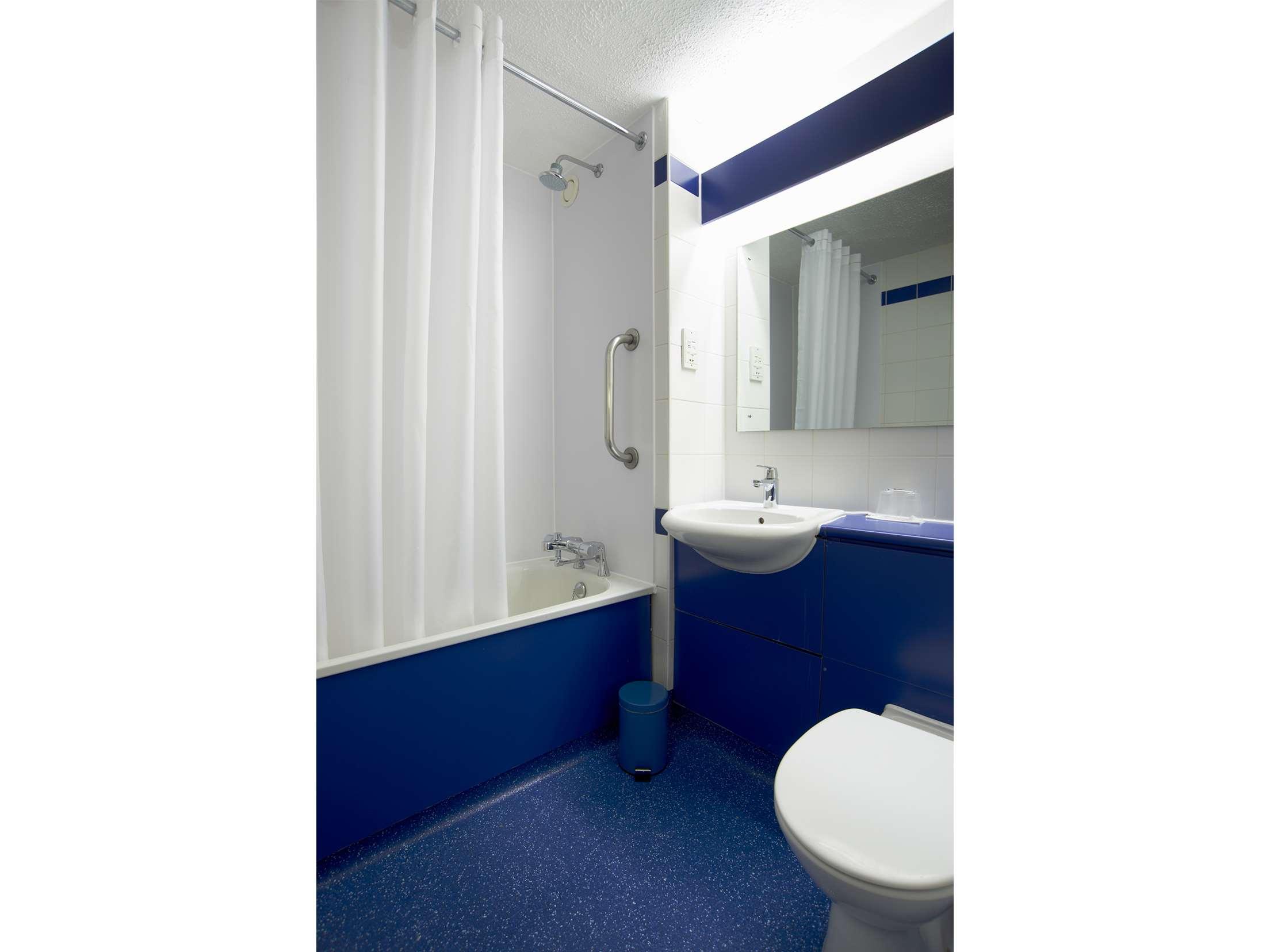 Travelodge Cambridge Fourwentways 26/27