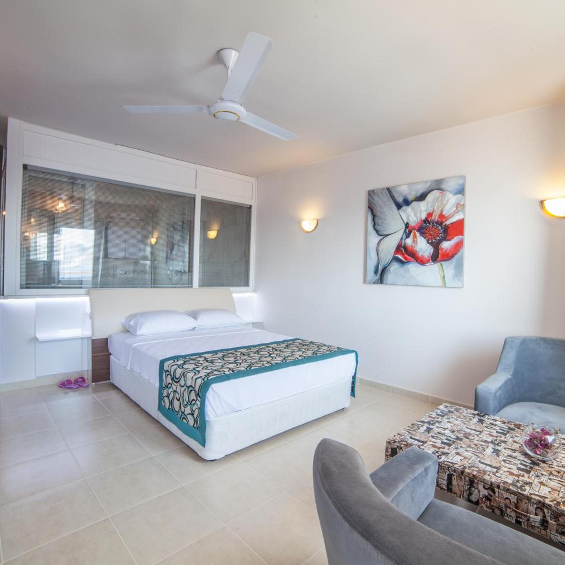 Suite, Sea View
