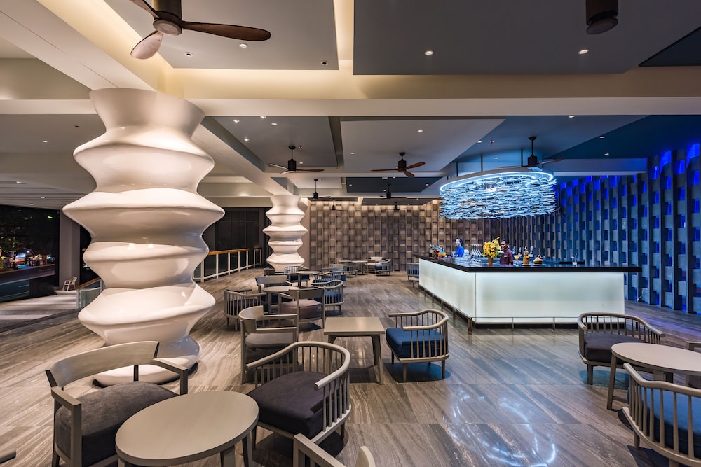 Oceanfront Beach Resort And Spa 34/50