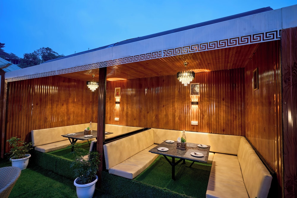 Treebo Roshan House 25/49