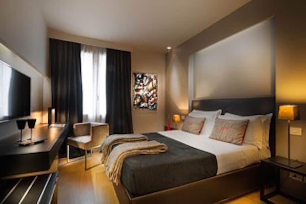 Charming House DD724 8/44