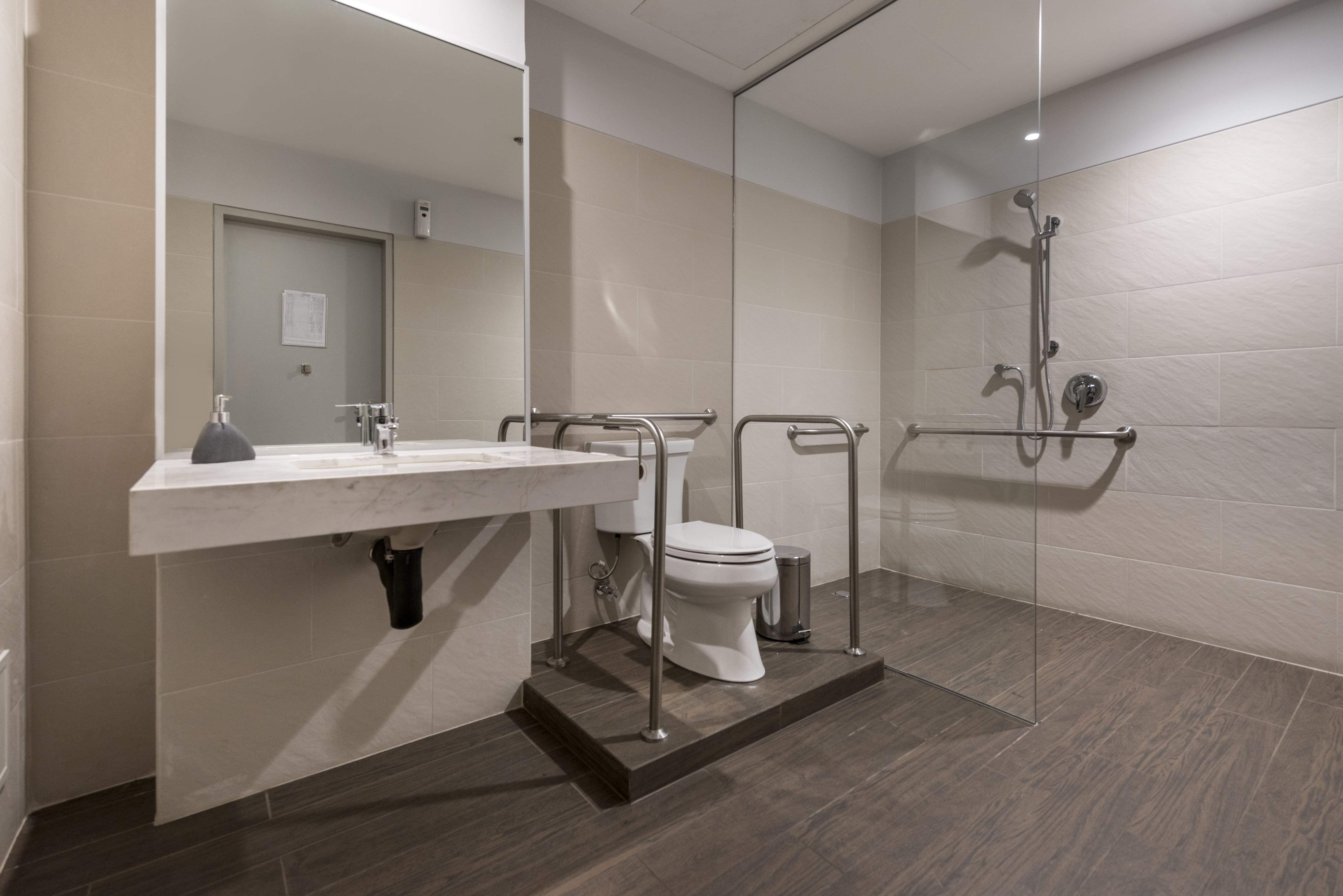 Holiday Inn Lima Airport 50/50
