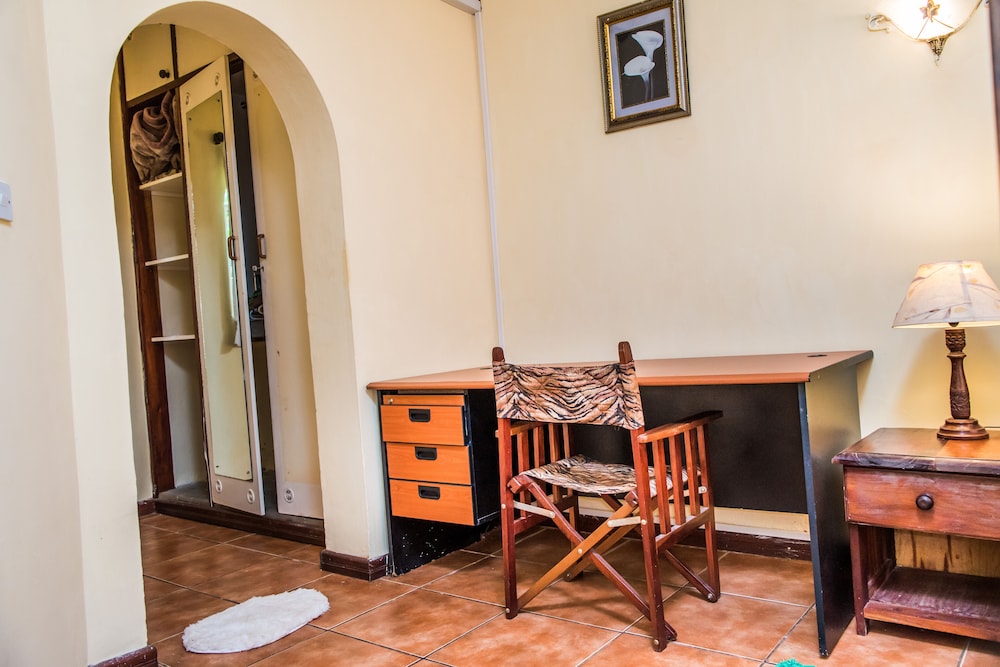 Annies Lodge Lilongwe Area 10 10/26