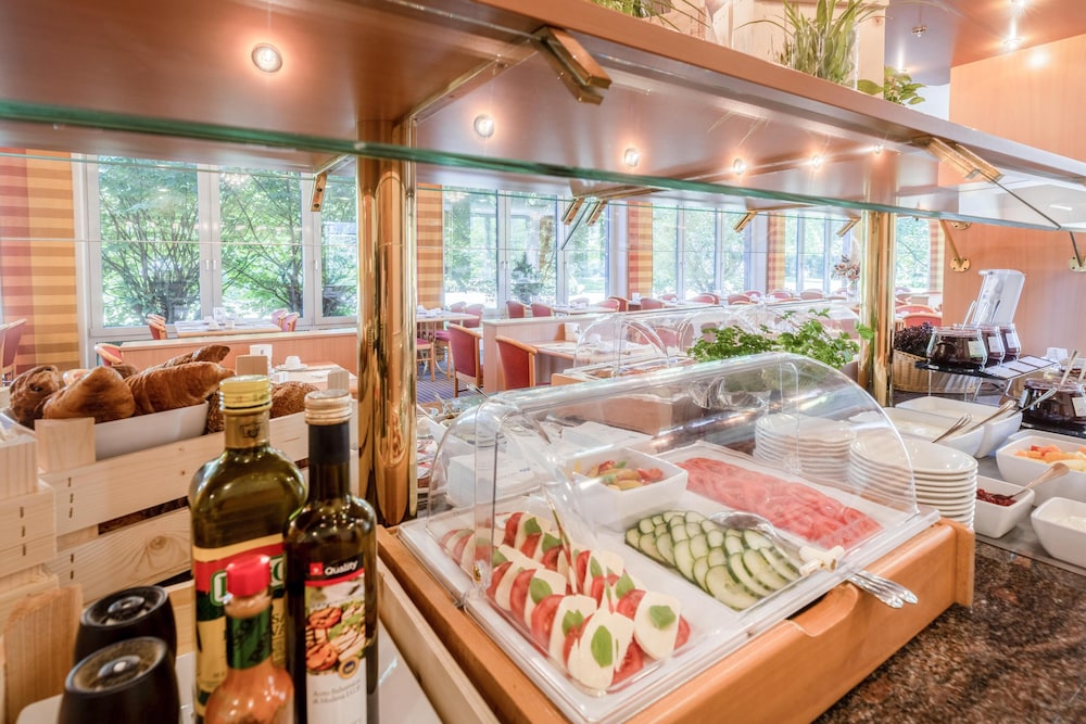 Holiday Inn - the niu, Blade Solingen by IHG 63/80