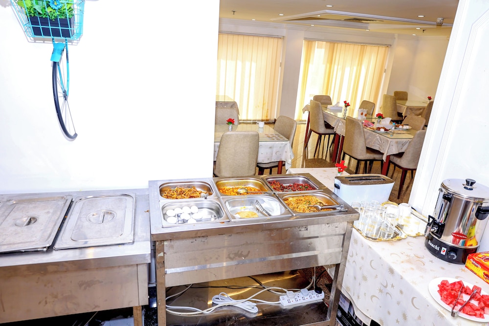 restaurant cafeteria