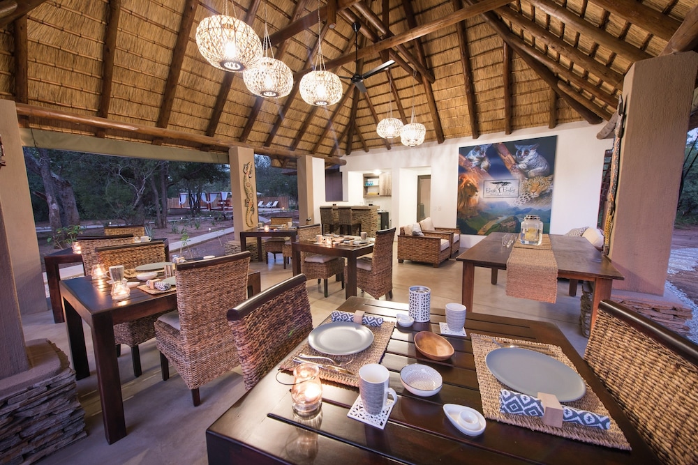 Bushbaby River Lodge 50/59