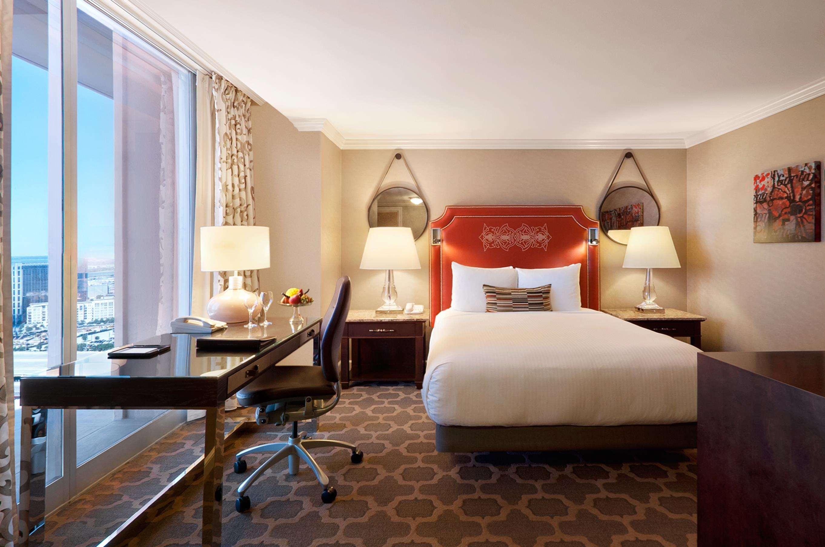 Moderate, Queen Bed