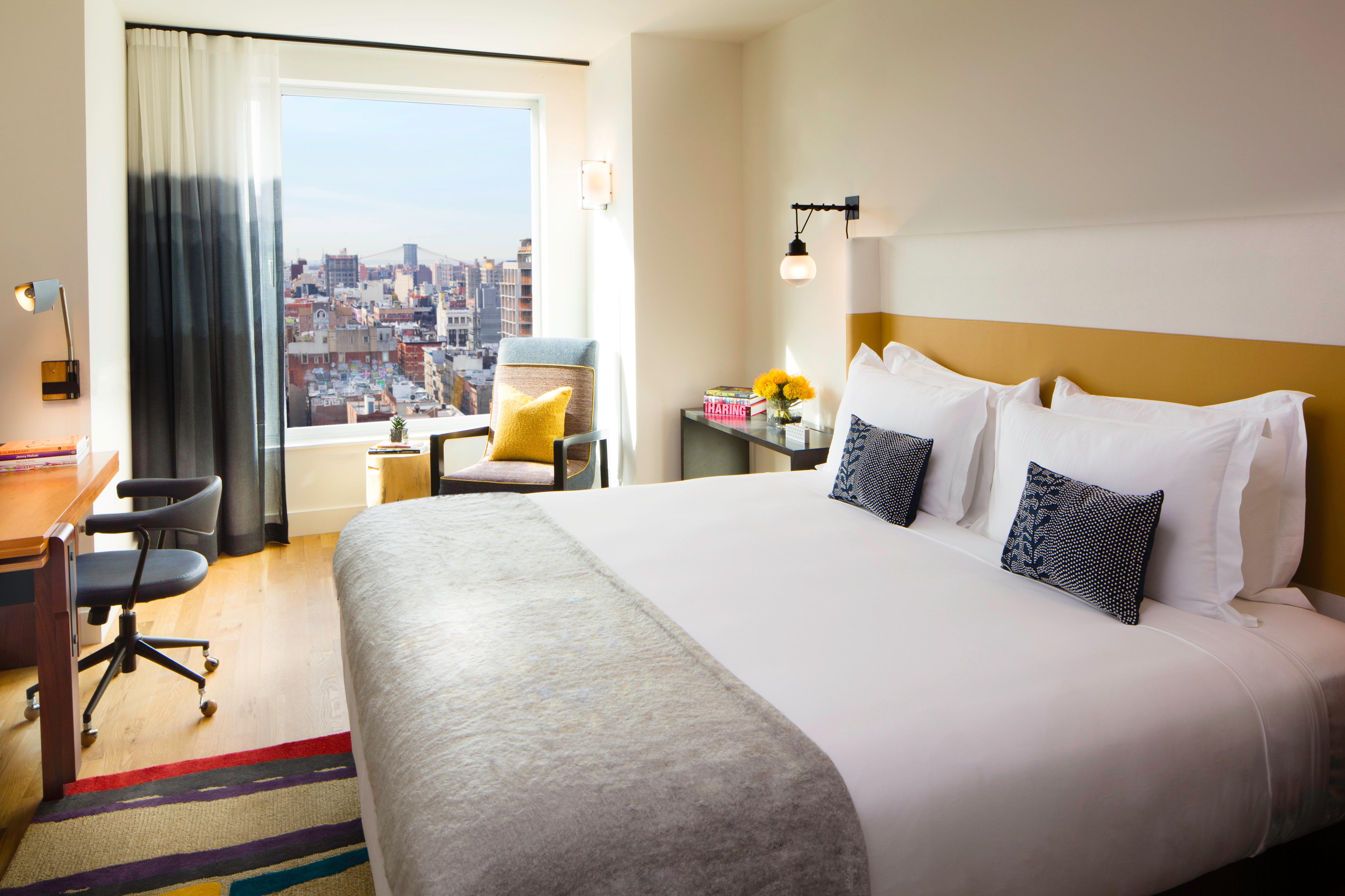 Room, City View, Hotel Indigo Lower East Side New York 3/3