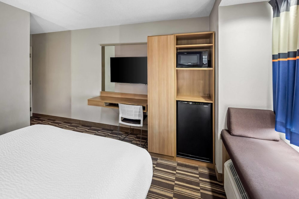 Microtel Inn Greensboro 32/54