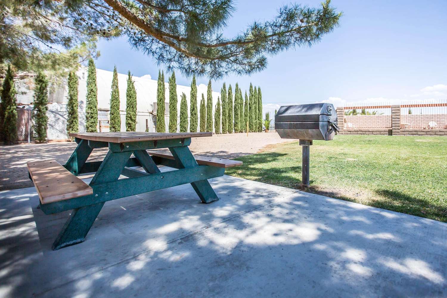 Days Inn by Wyndham Ridgecrest near China Lake Naval Station 12/14