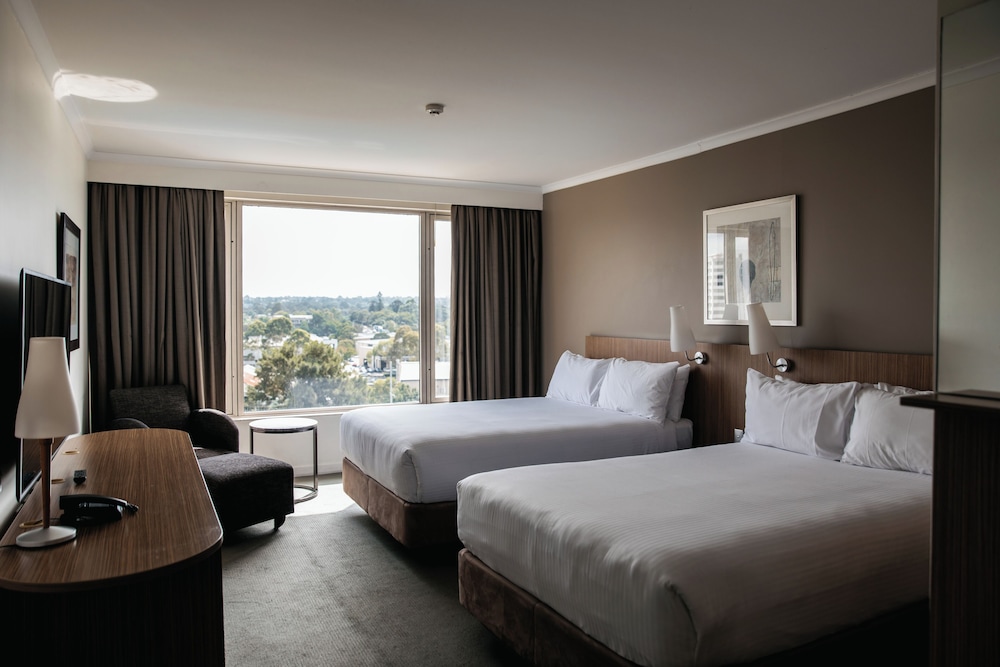 Mercure Sydney Parramatta 16/50