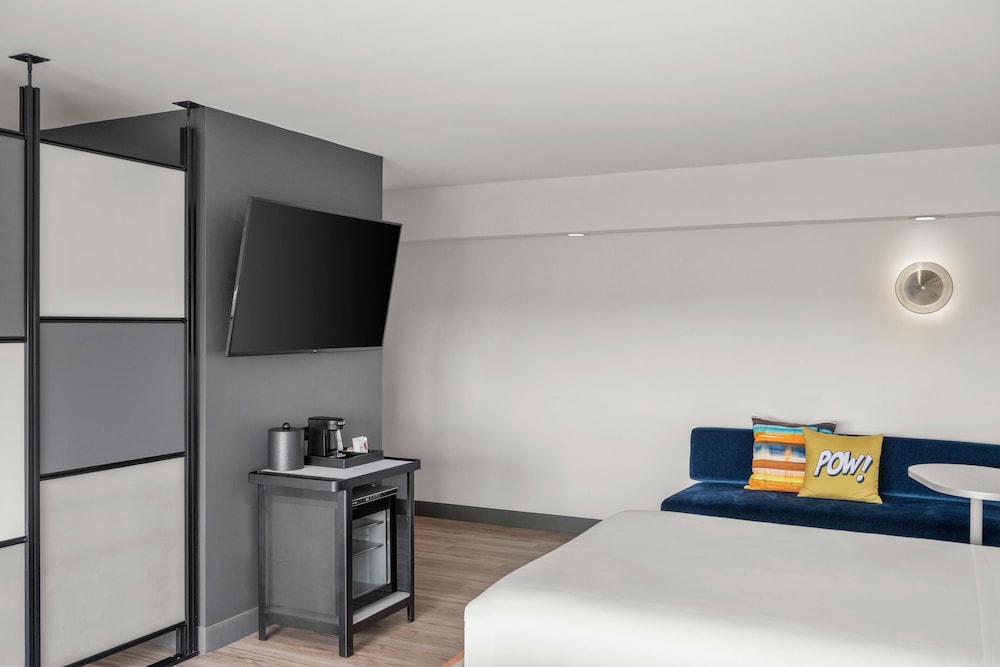 Aloft Chicago Schaumburg 7/32