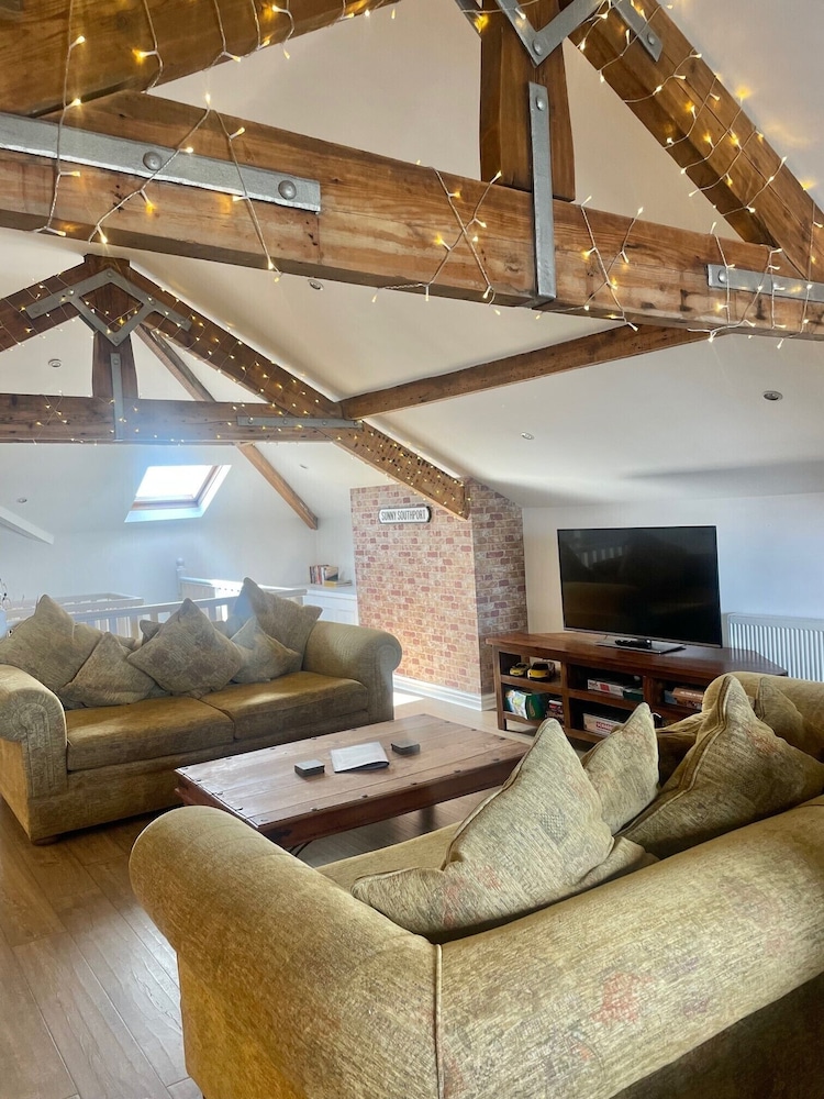 Beach House 3 Bed Penthouse Apartment 31/50