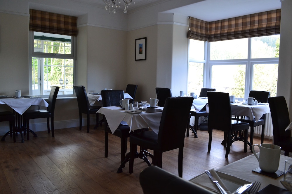 COED-Y-FRON GUEST HOUSE 25/30