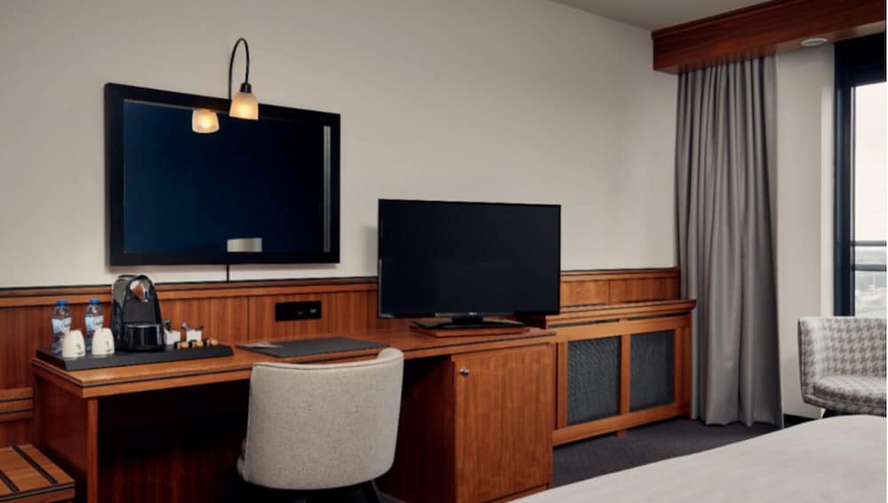 VAN DER VALK HOTEL EINDHOVEN 51/62