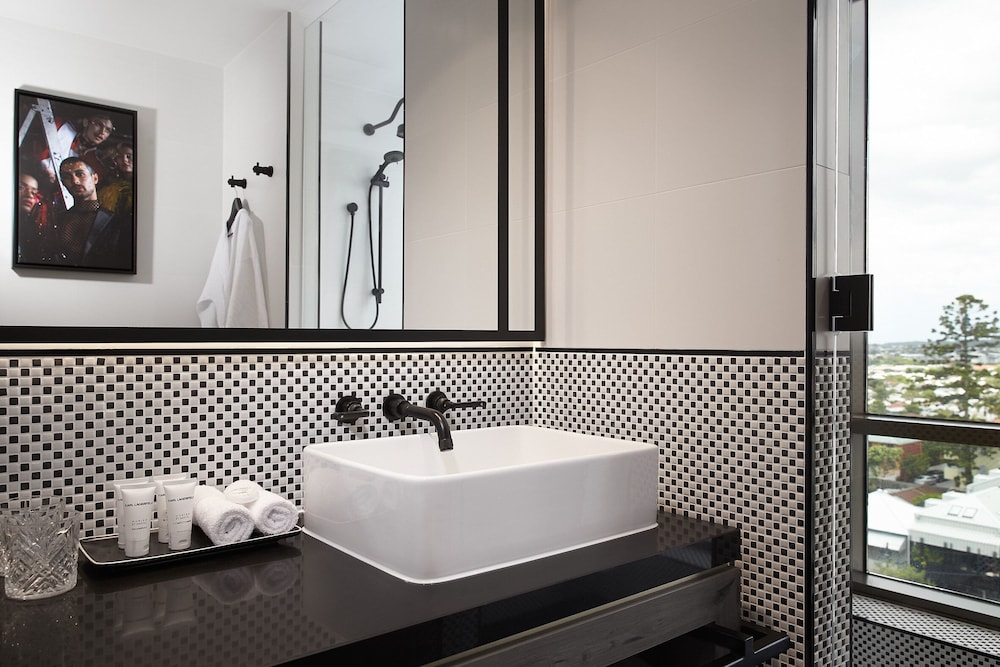 Hotel X Brisbane Fortitude Vly Vignette Colllection 36/82