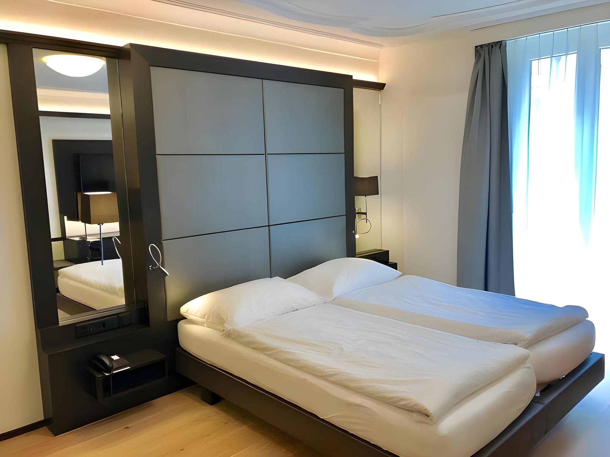 Deluxe