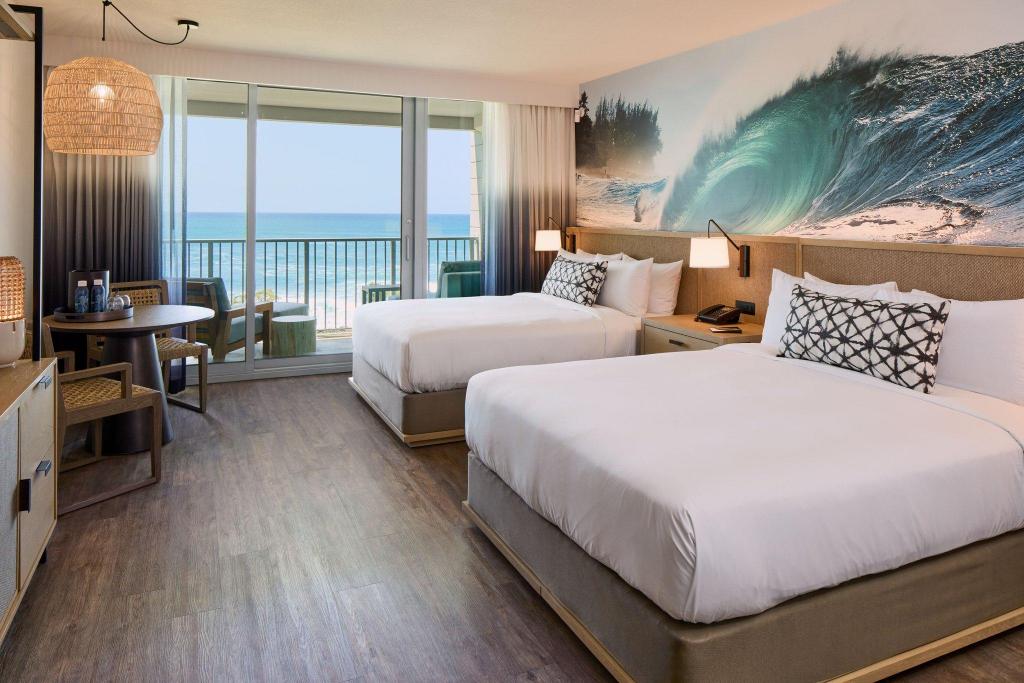 Lanai, Guest Room, 2 Queen Beds, Ocean View, The Ritz-Carlton O ahu, Turtle Bay 3/7