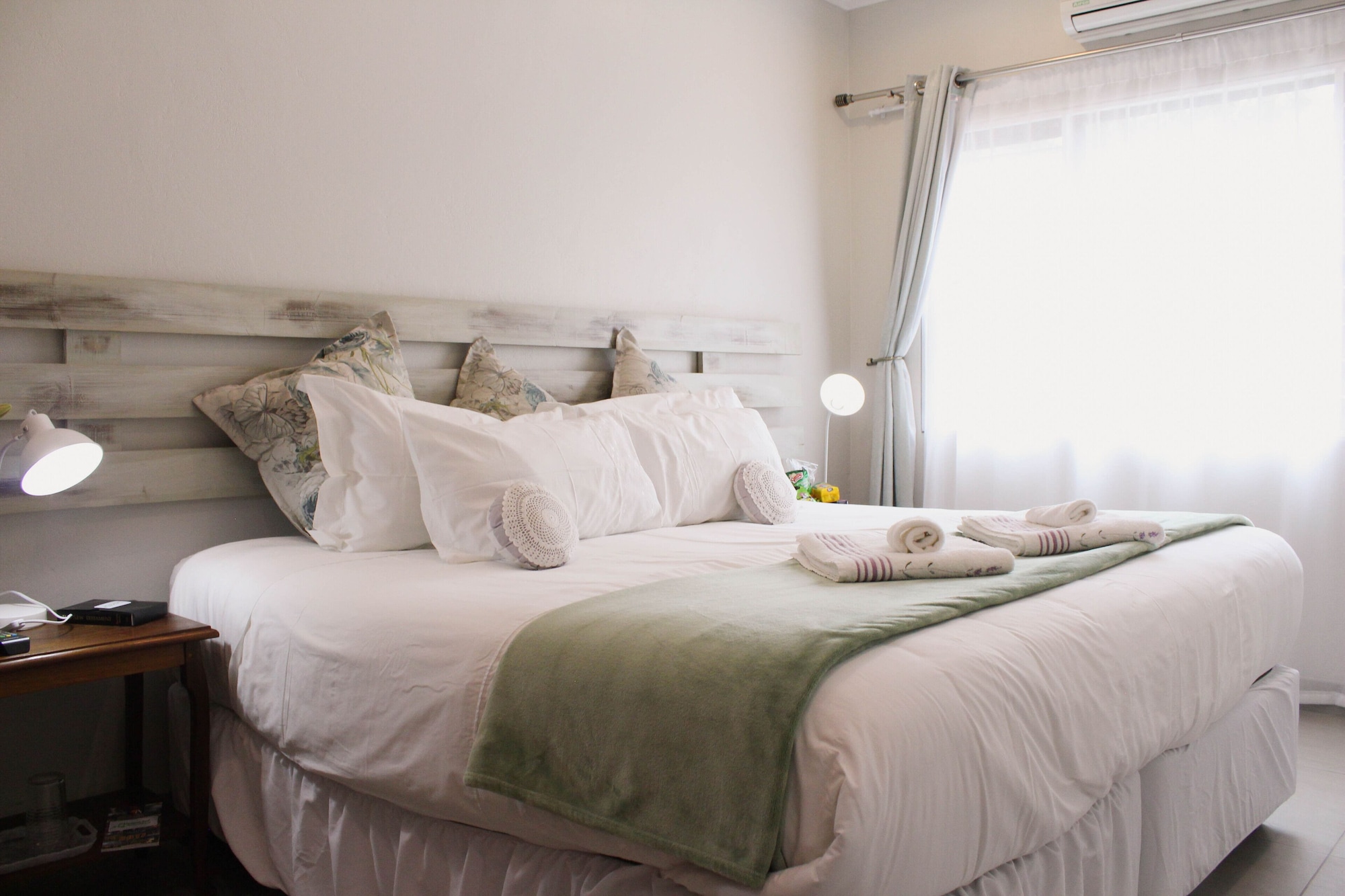 Classic, King Bed, Vineyard On The Hill Guest House 6/10