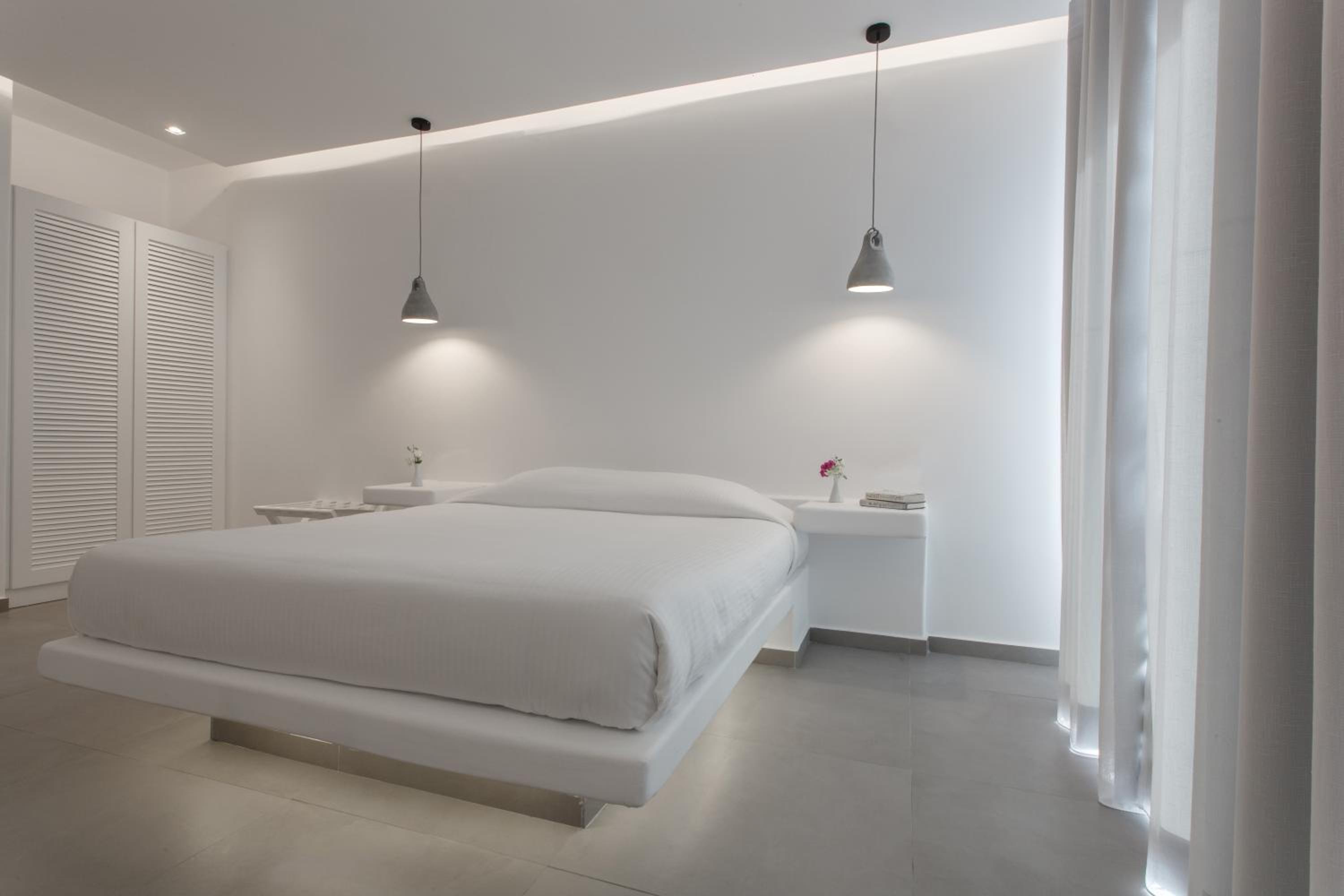 SUITE, GARDEN VIEW, SUNSET WING