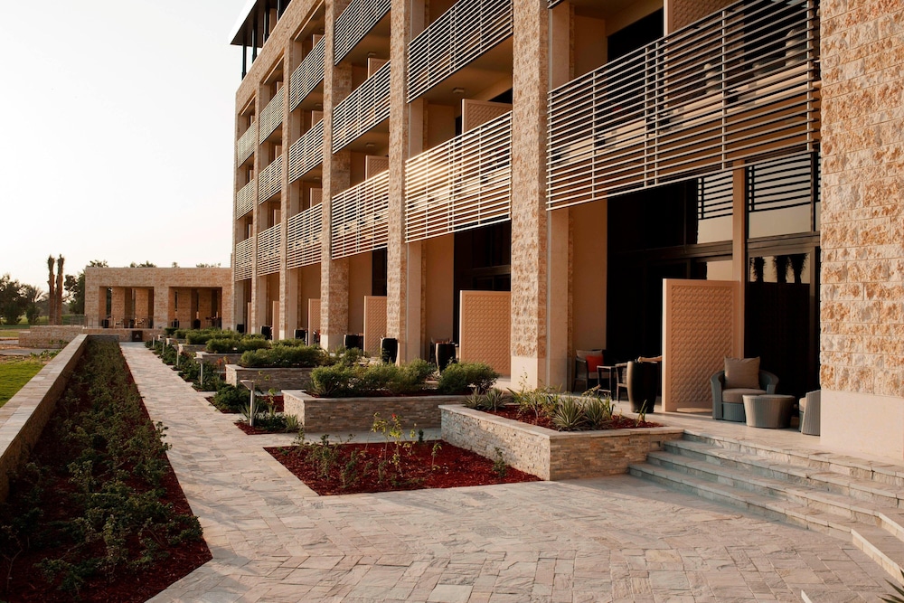 VOGO Abu Dhabi Golf Resort & Spa