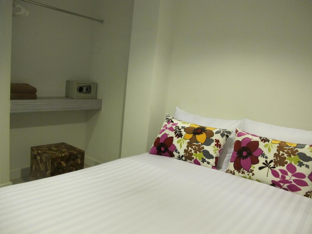 Nantra Pattaya Baan Ampoe Beach 12/40