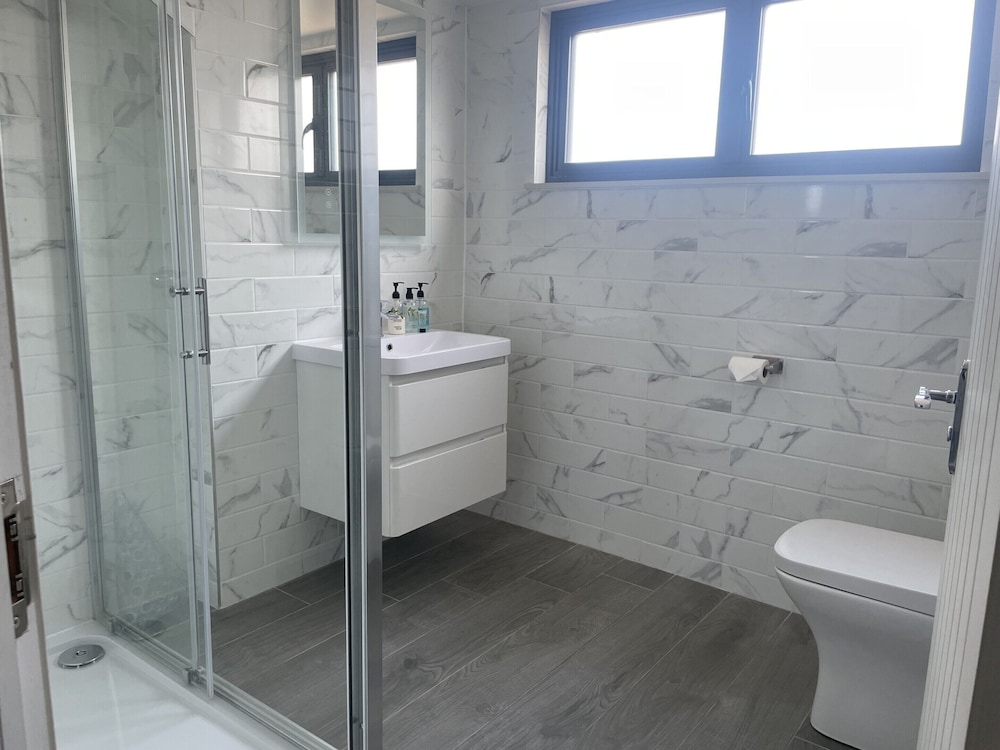 The Dormy House Hotel 48/50