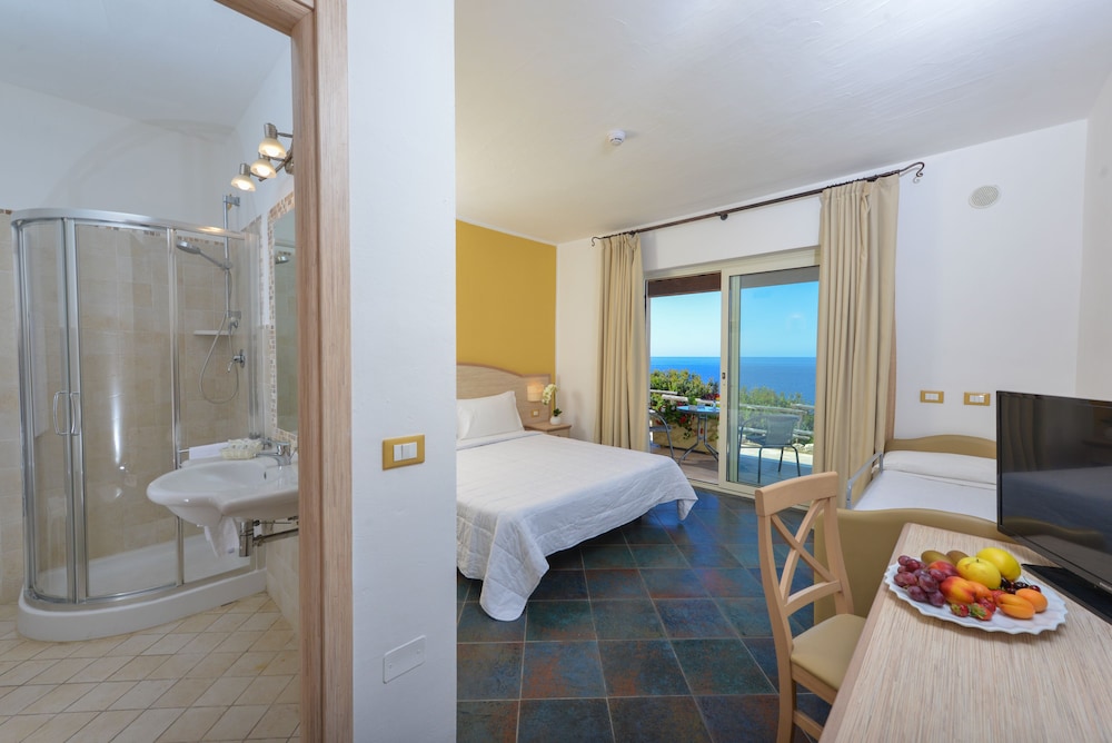 Castelsardo Resort 50/50