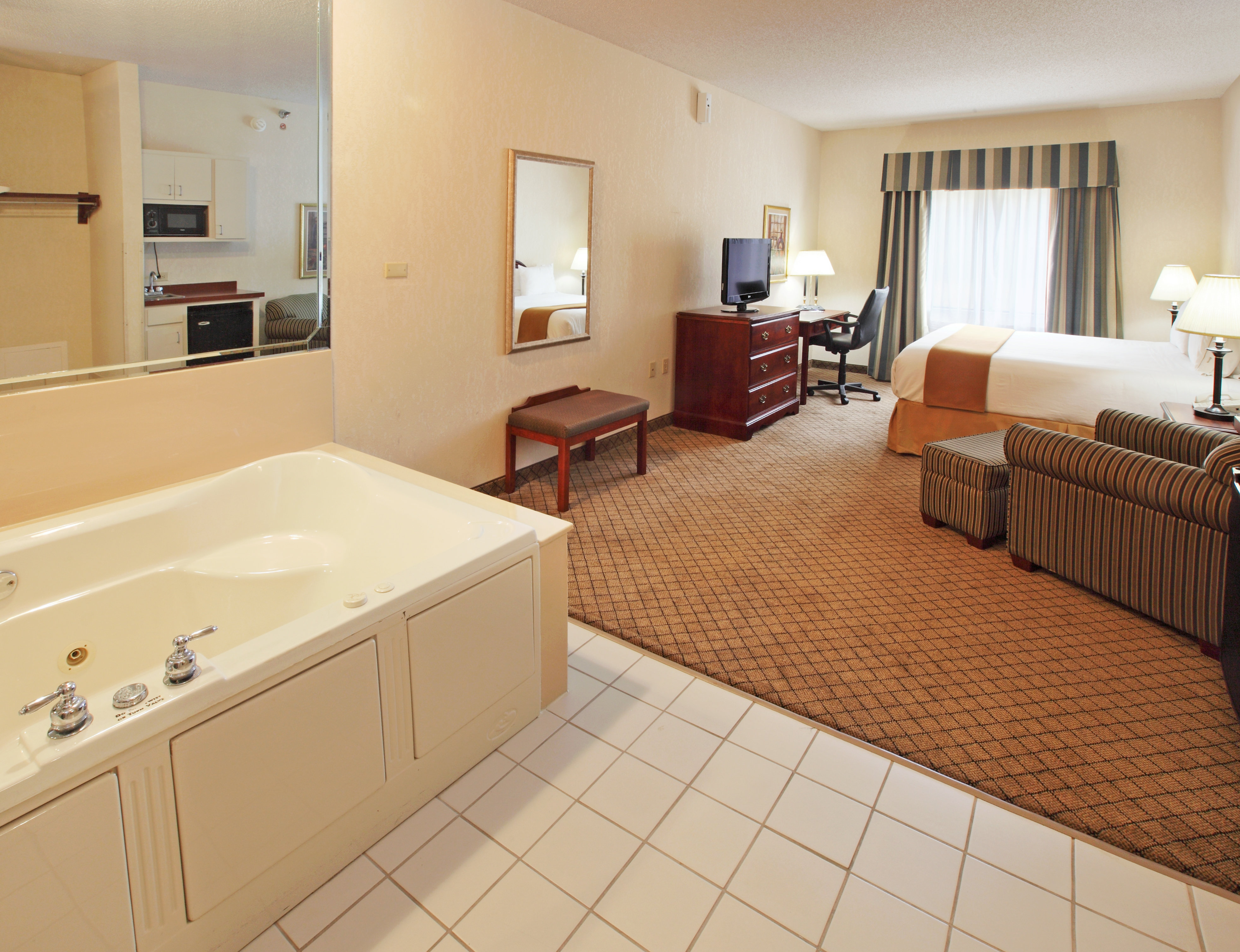Holiday Inn Express Hotel And Suites Camden Ar 20/20