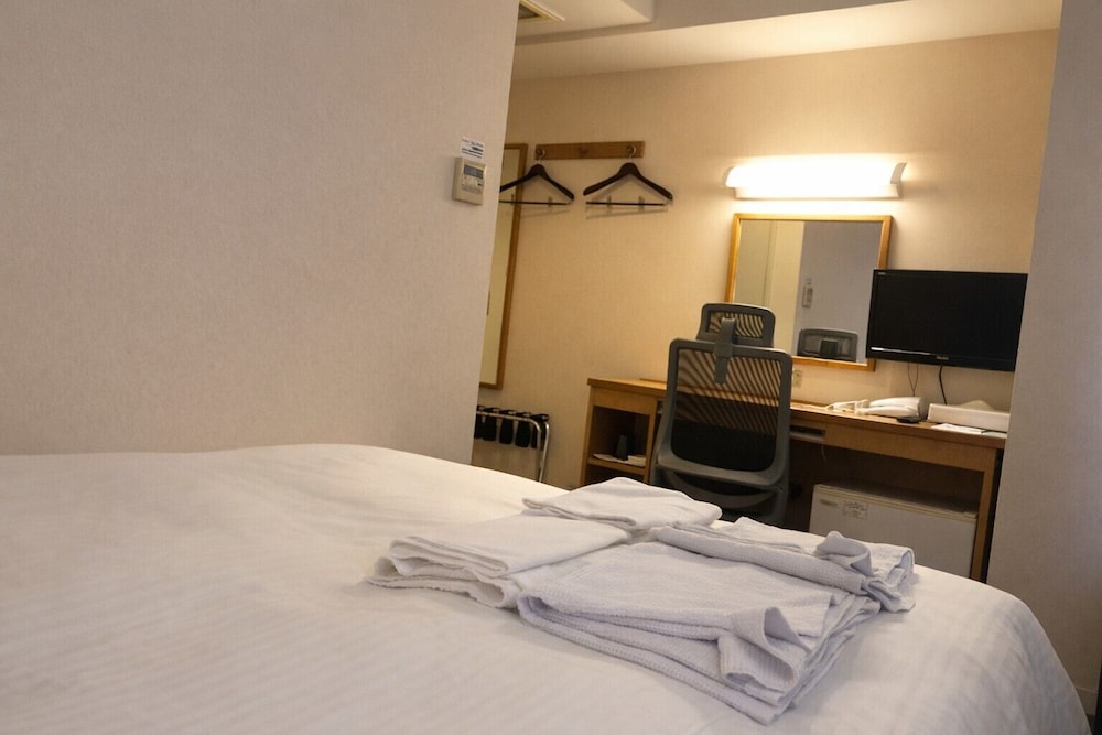 ROOM, DOUBLE BED, SMOKING