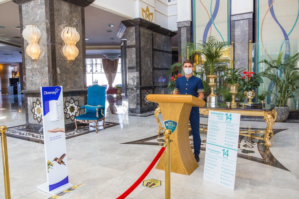 Merit Royal Premium Hotel Casino & Spa 30/36
