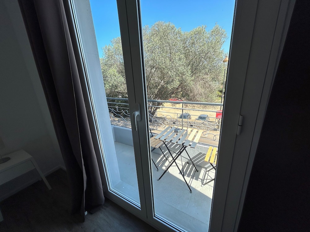 Aiglon Bylitis Hotel 6/66