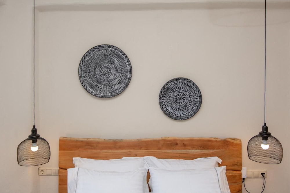 Ampelos Inn 27/47