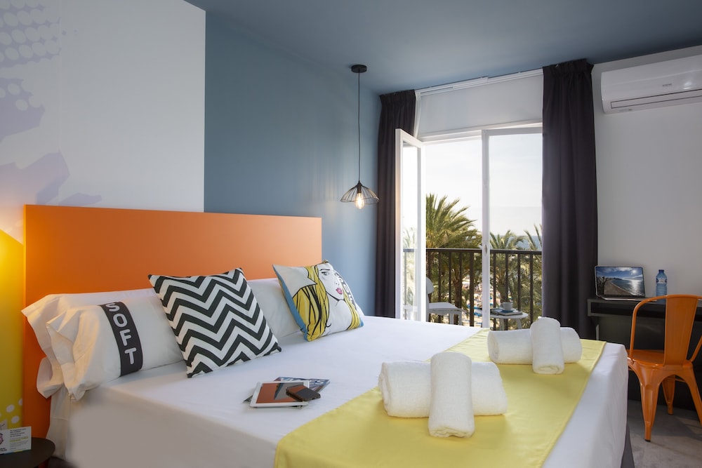 Hotel Casual Pop Art Benidorm 54/80