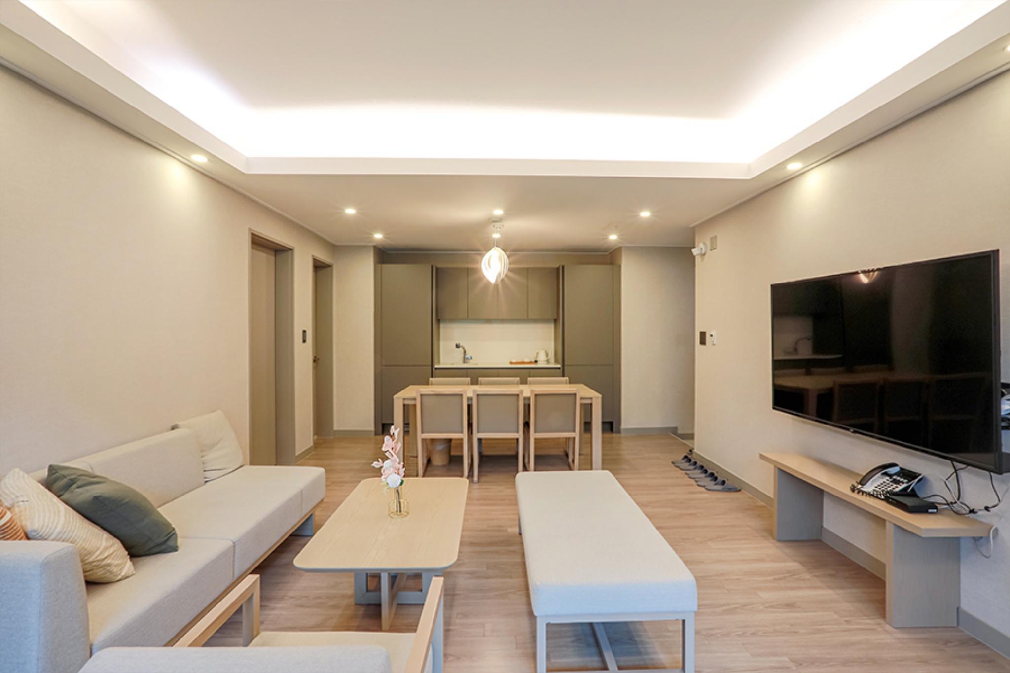 Plus, Suite, 39 Pyeong