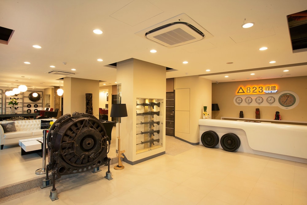 823-Tourist Hotel 44/64