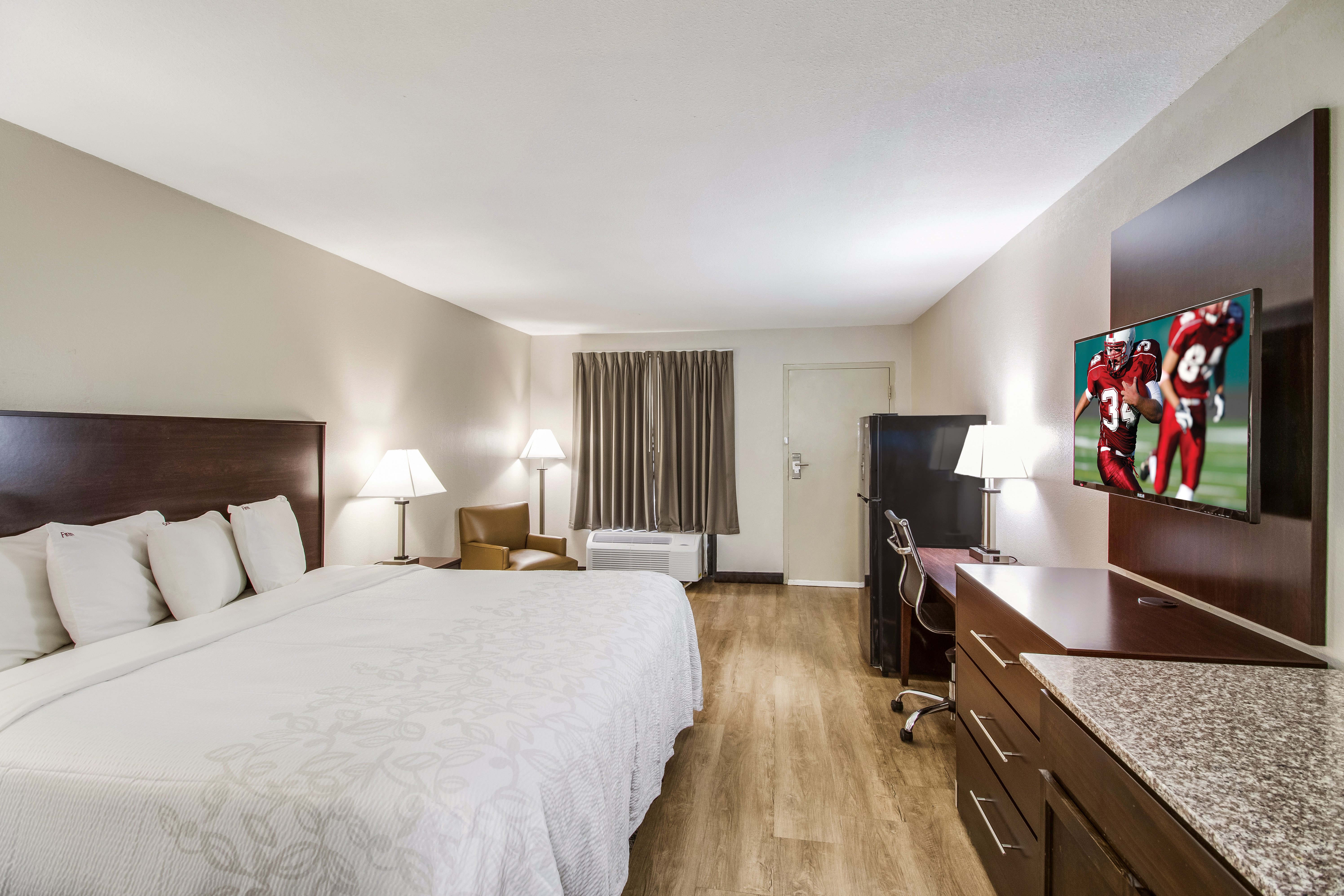 Deluxe, King Bed