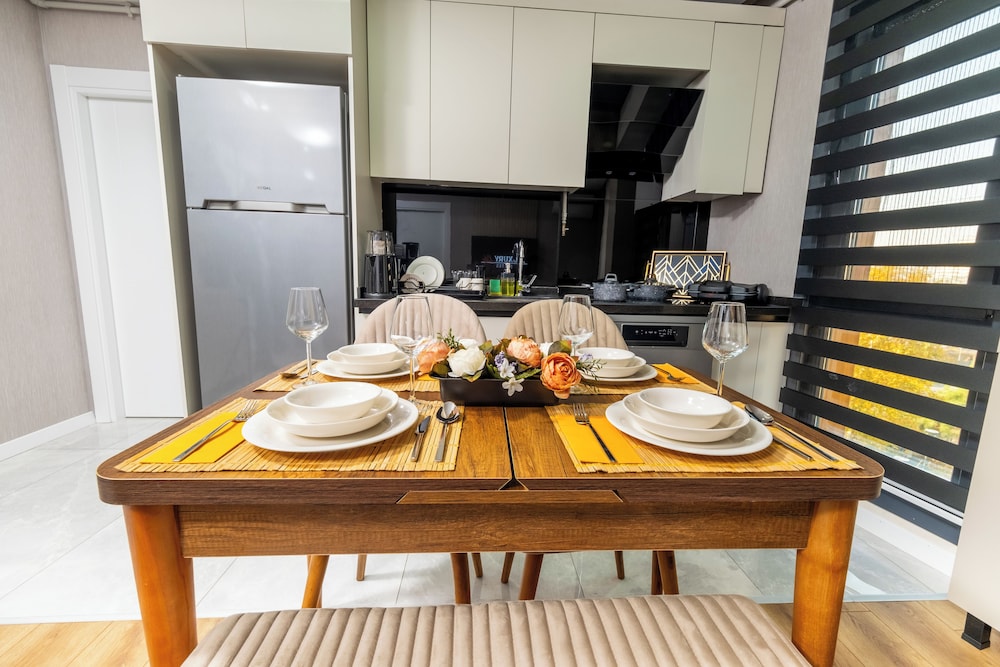Luxury Life Suites 31/50