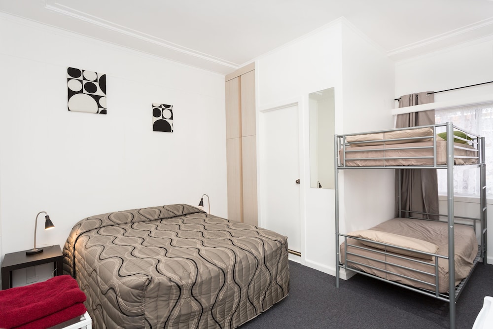 Taree Lodge Motel 9/62