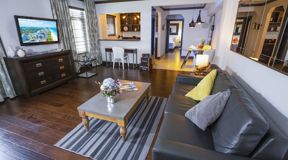 Lincoln Arms Suites 46/73