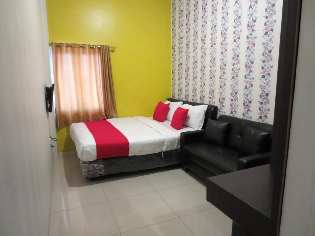 Oyo 111 Grand Palace Resident 12/21