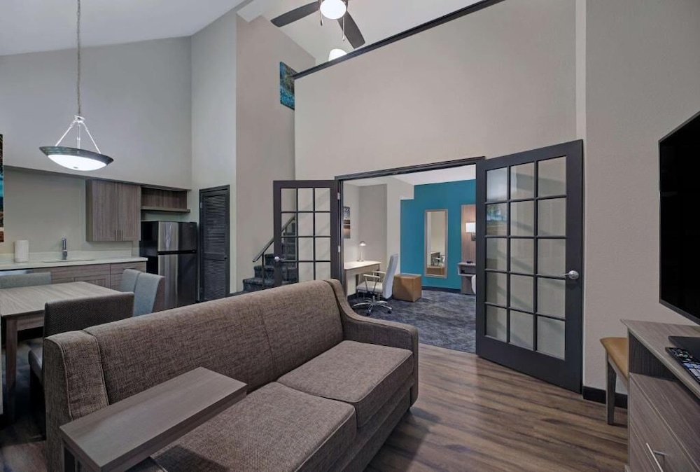 Best Western Fishkill Inn and Suites 32/53